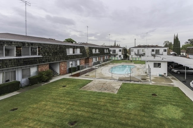 Building Photo - Stewart Apartments