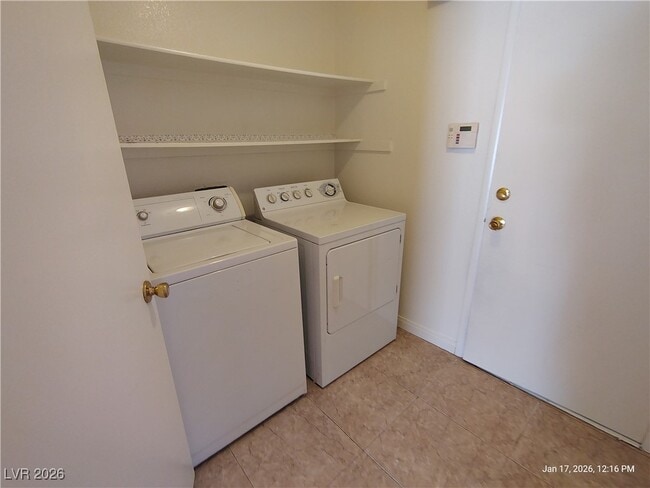 Building Photo - 1225 Taramar St