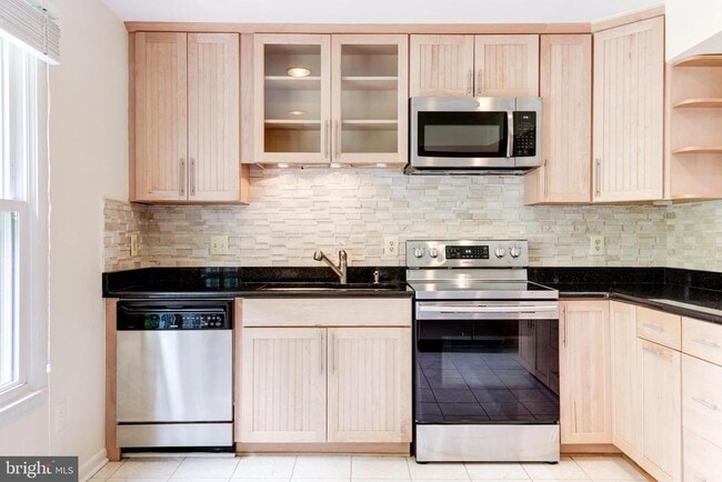 Building Photo - 8509 Jeffersonian Ct