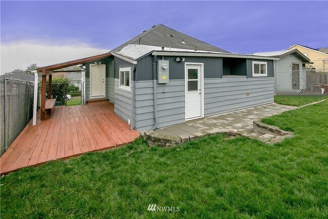 Building Photo - 4722 47th Ave SW