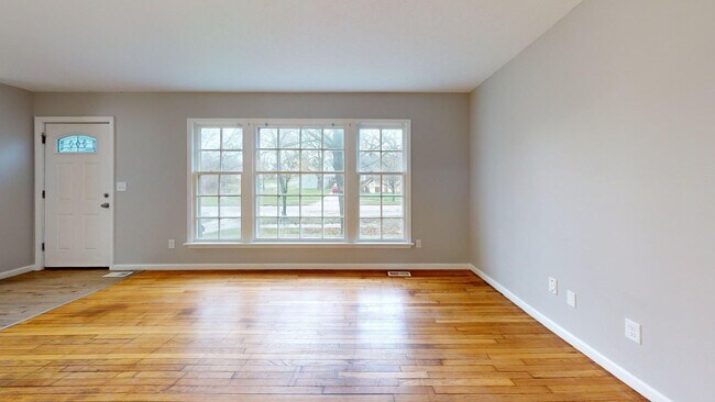 Building Photo - Maple Heights Area - 3 Bedroom Single Family Home