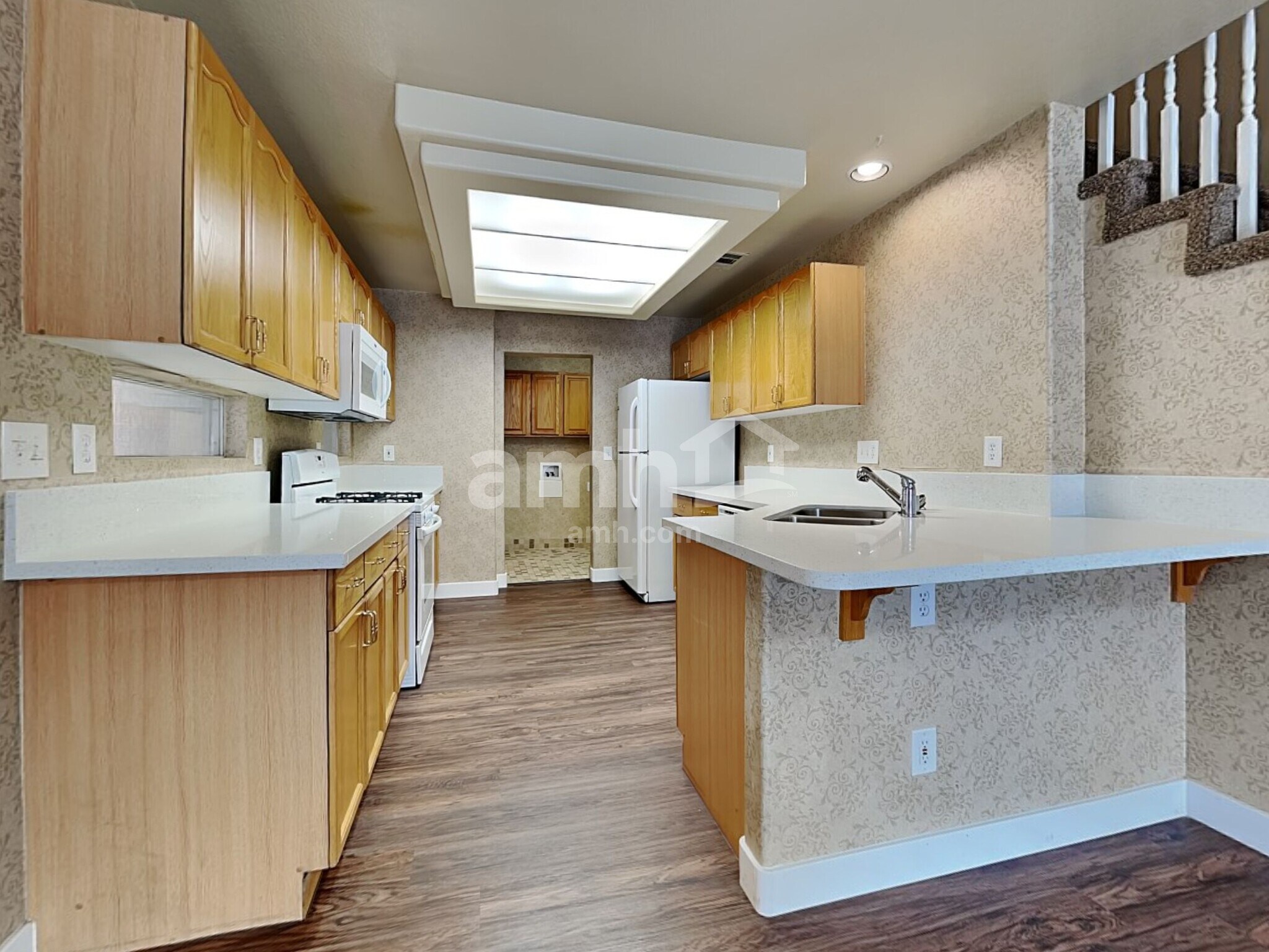 Building Photo - 8713 Sandringham Ave