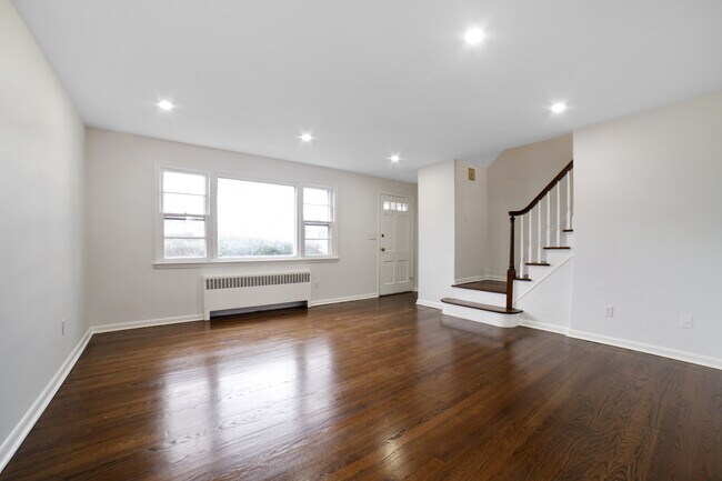 Building Photo - 1078 Burnet Ave