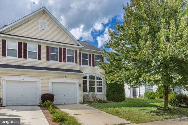 Building Photo - 151 Brynwood St