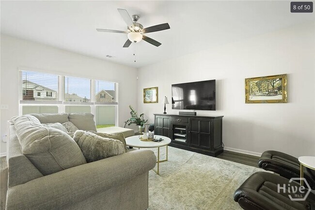 Building Photo - 126 Chalk Farm Wy