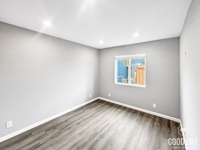Building Photo - Great 1B/1BA in Fox Canyon!