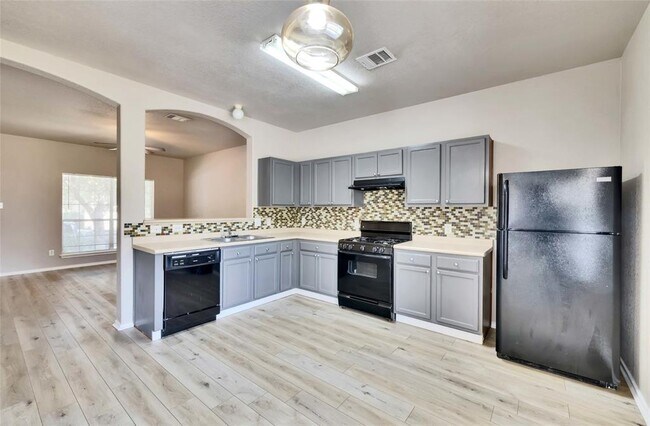 Building Photo - 11716 Channing Dr
