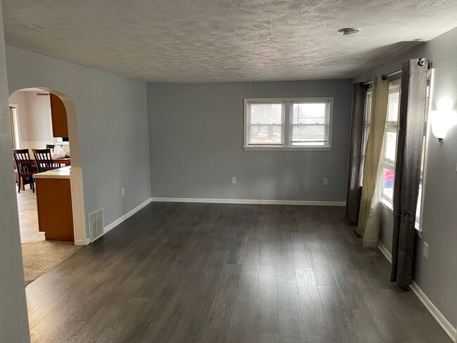 Building Photo - Fantastic Comstock Park 3 bed/2 ba Home fo...