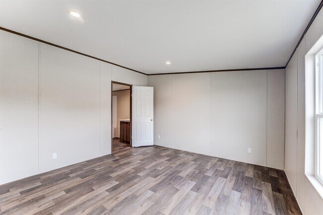 Building Photo - 5055 County Rd 3540
