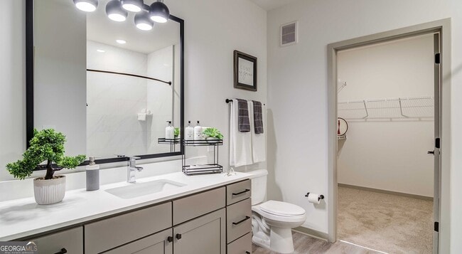 Building Photo - 2250 Oak Rd SW