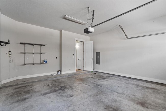 Building Photo - 9301 Cardinals Nest Ln