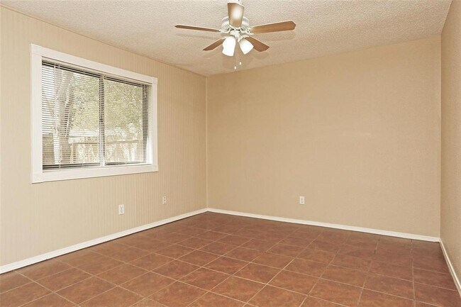 Building Photo - 22518 John Rolfe Ln