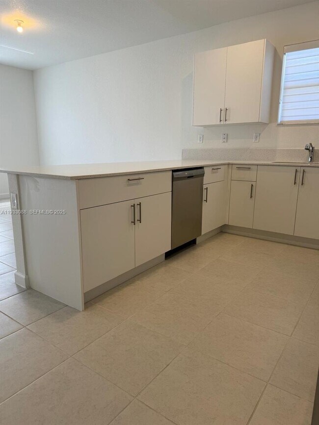 Building Photo - 16124 SW 148th Pl