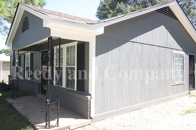 Building Photo - 4780 Hillbrook Rd