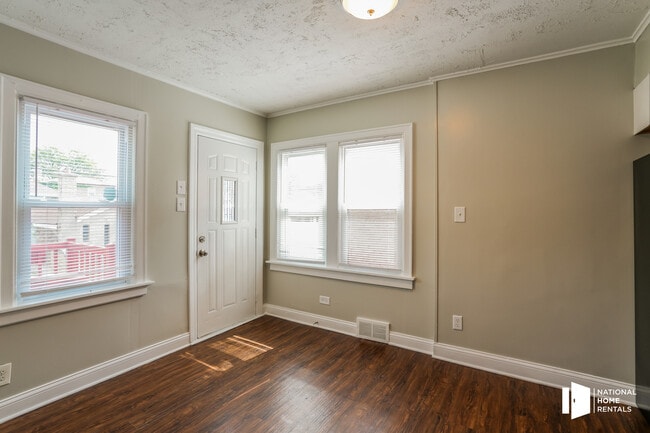 Building Photo - 9211 S Throop St