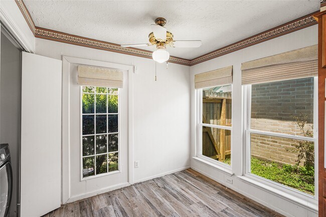 Building Photo - 1516 Beaconshire