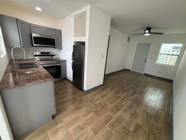 Primary Photo - 2919 Broadway