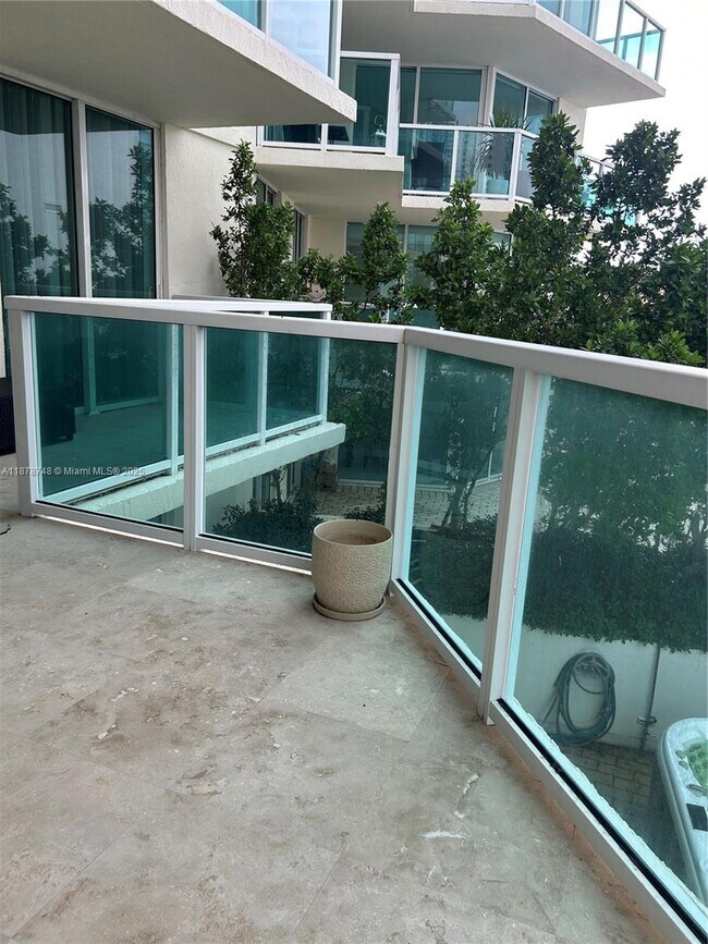 Building Photo - 150 Sunny Isles Blvd