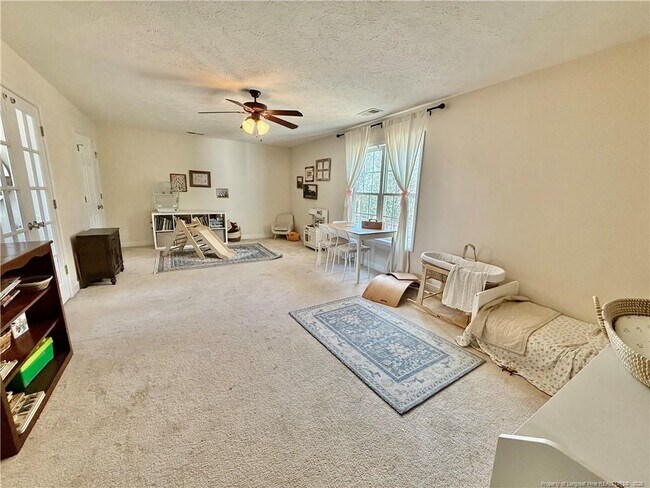 Building Photo - 234 Pender Rd