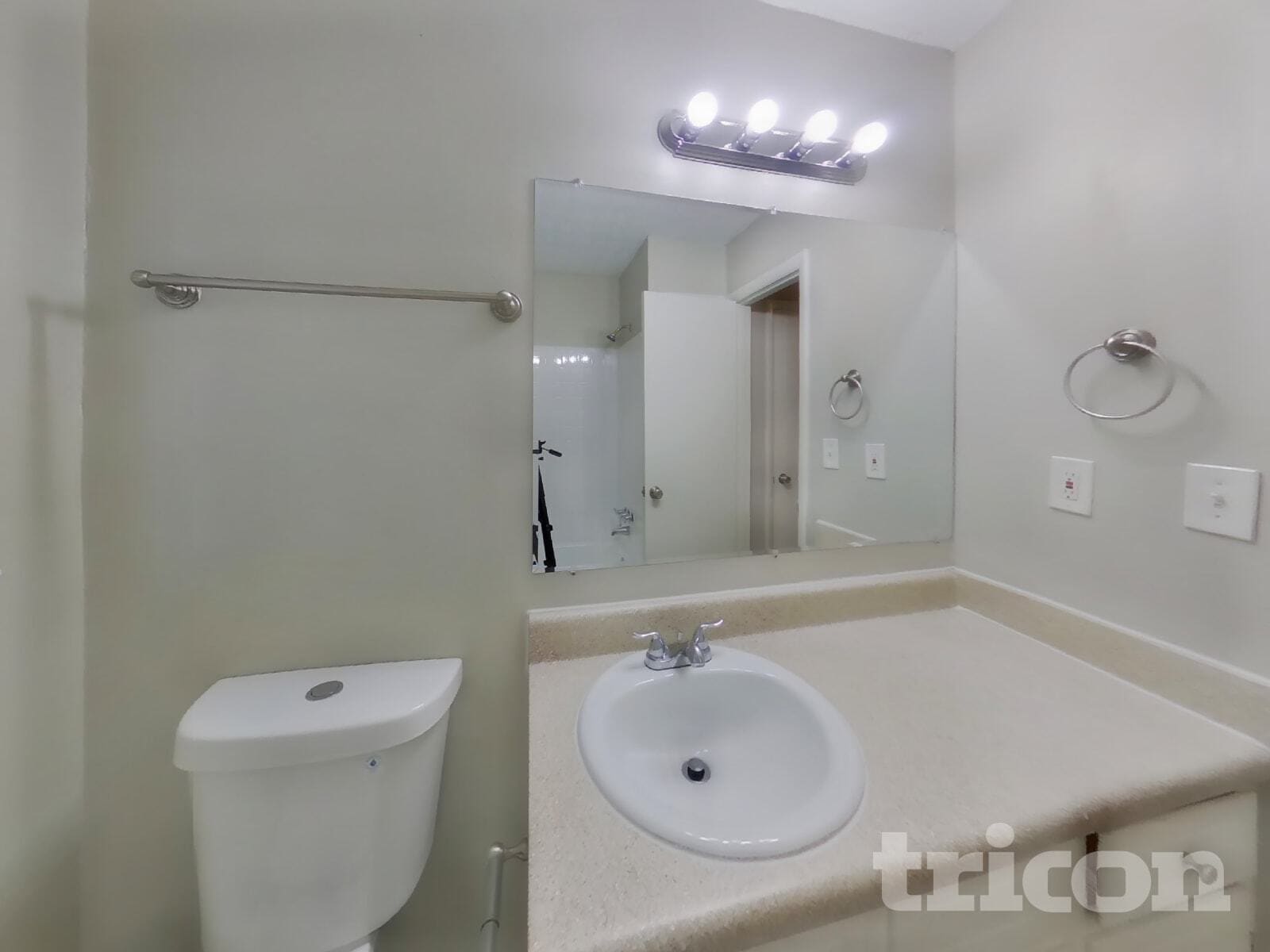 Building Photo - 887 Sheppard Way