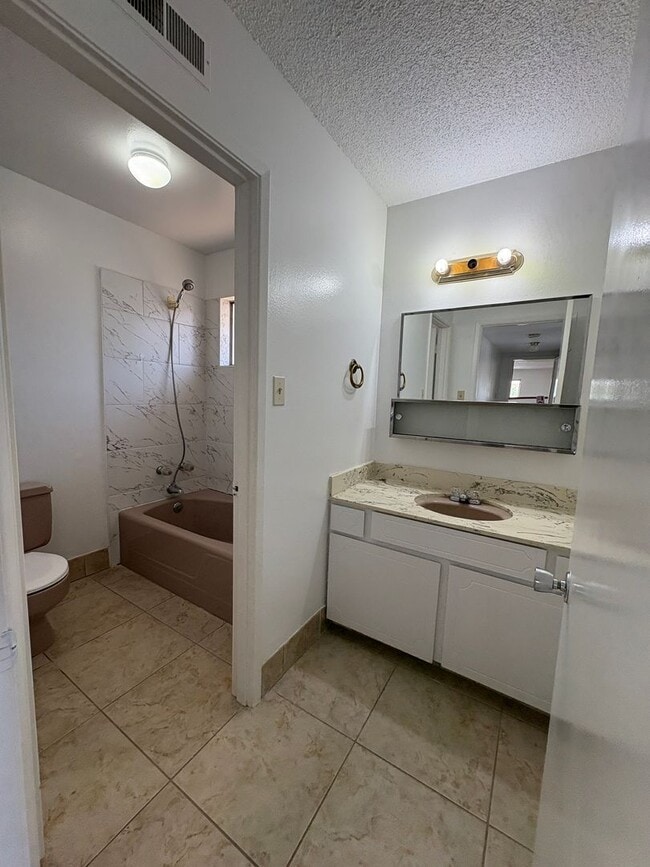 Building Photo - 202 Terrace Dr