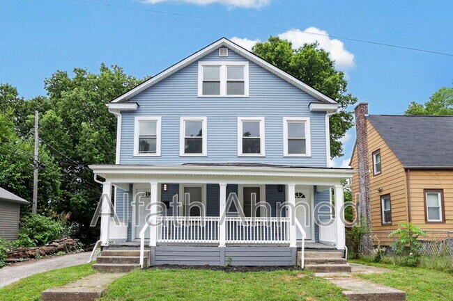 Building Photo - 1770 Kent St
