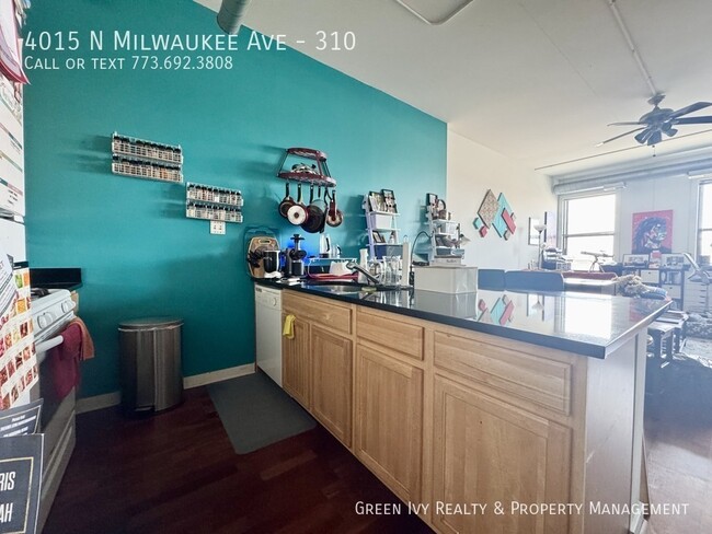 Building Photo - 4015 N Milwaukee Ave