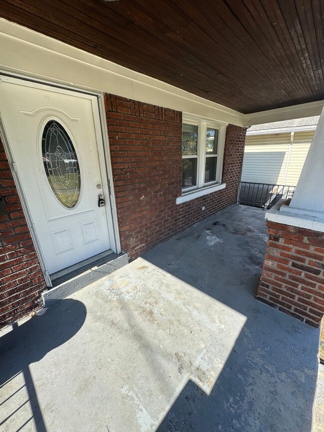 Building Photo - 249 Elwyn Ave