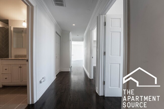 Building Photo - 2450 N Milwaukee Ave