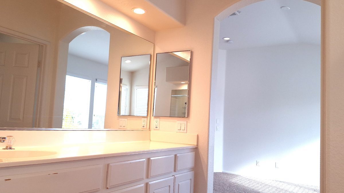 Building Photo - 24799 Benetta Ct