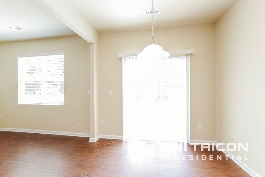 Building Photo - 2058 Aragon Lane