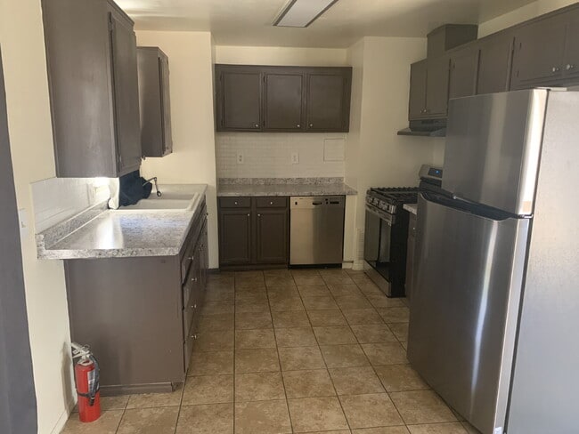 Building Photo - "Charming 3-Bed Oasis in Desert Hot Springs with Granite Touch & Cozy Fireplace!"