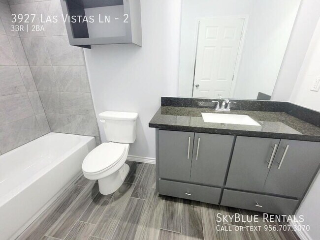 Building Photo - 3927 Las Vistas Ln