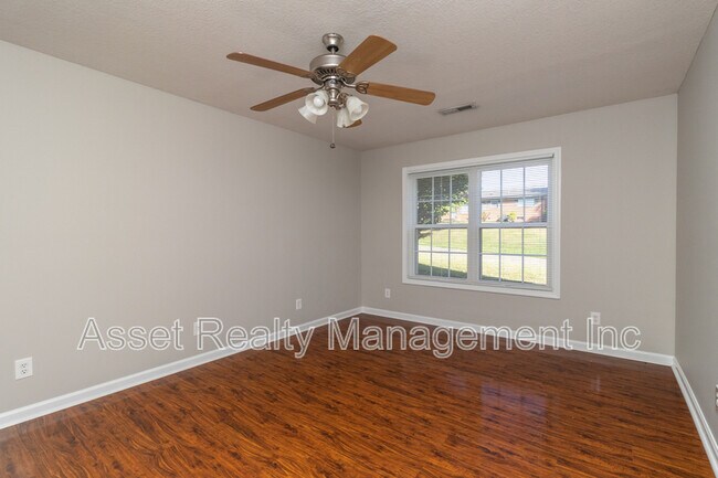 Building Photo - 4622 Ventura Dr