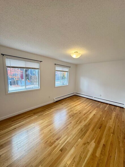 Building Photo - 48 Dane St