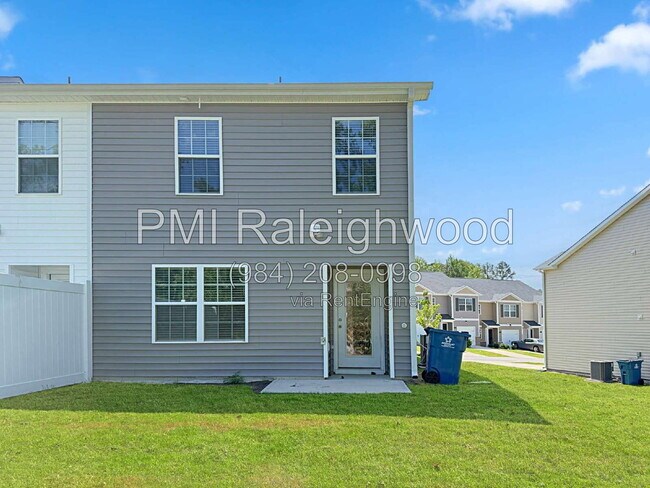 Building Photo - 2301 Gracie Ln