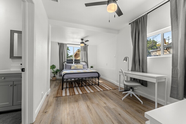 Primary Photo - 623 W 42nd St