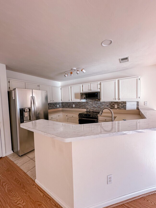 Building Photo - 5331 Pandoria Ave