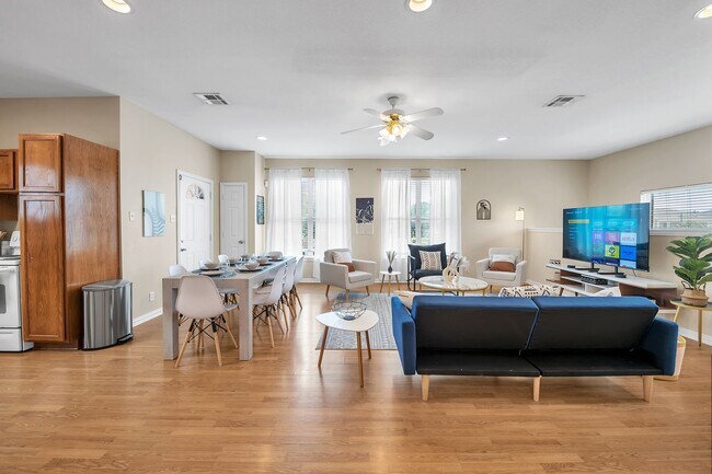 Building Photo - 1425 James Ave