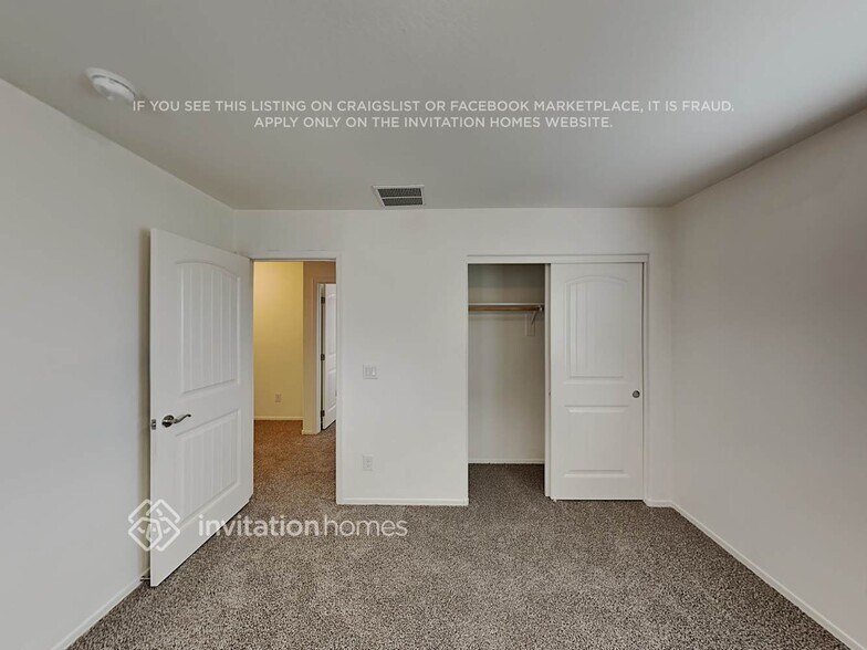 Building Photo - 1285 E Palomino Way