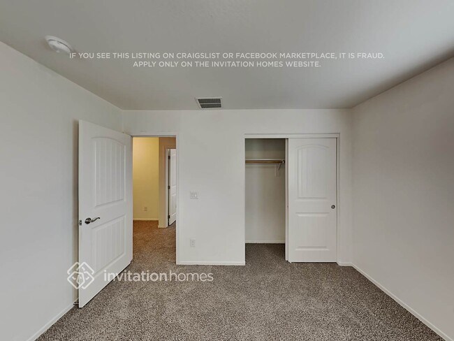 Building Photo - 1285 E Palomino Way