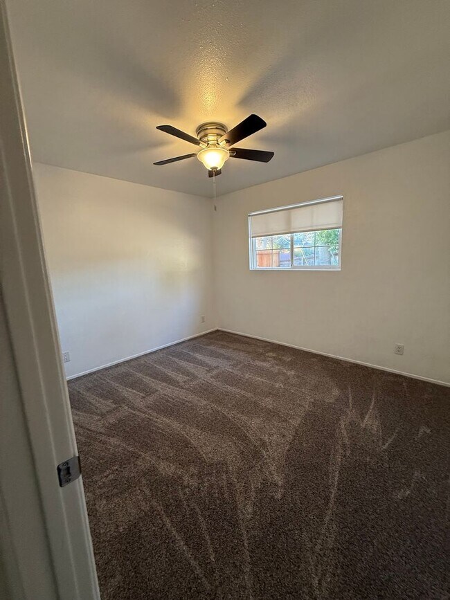 Building Photo - Beautiful remodeled 3 bedroom, 2 bathroom home in Central Petaluma