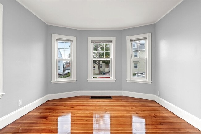 Building Photo - 279 Belmont St