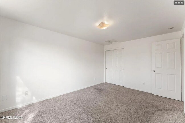 Building Photo - 3907 Village Dr