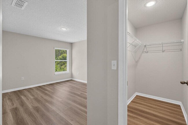 Building Photo - 129 Wellwood Ln