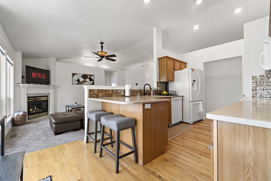 Building Photo - 9297 W Calico St