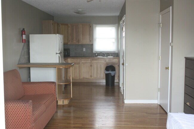 Building Photo - 203 E College Ave