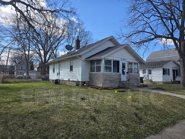 Building Photo - 115 Summit Ave