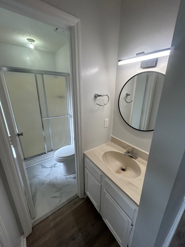 Building Photo - 240 Jamil Rd