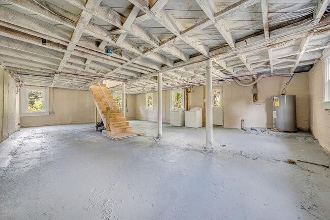 Building Photo - 109 Crestview Dr